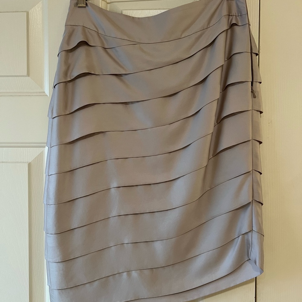 NWOT Banana Republic Elegant Gray Layered Skirt